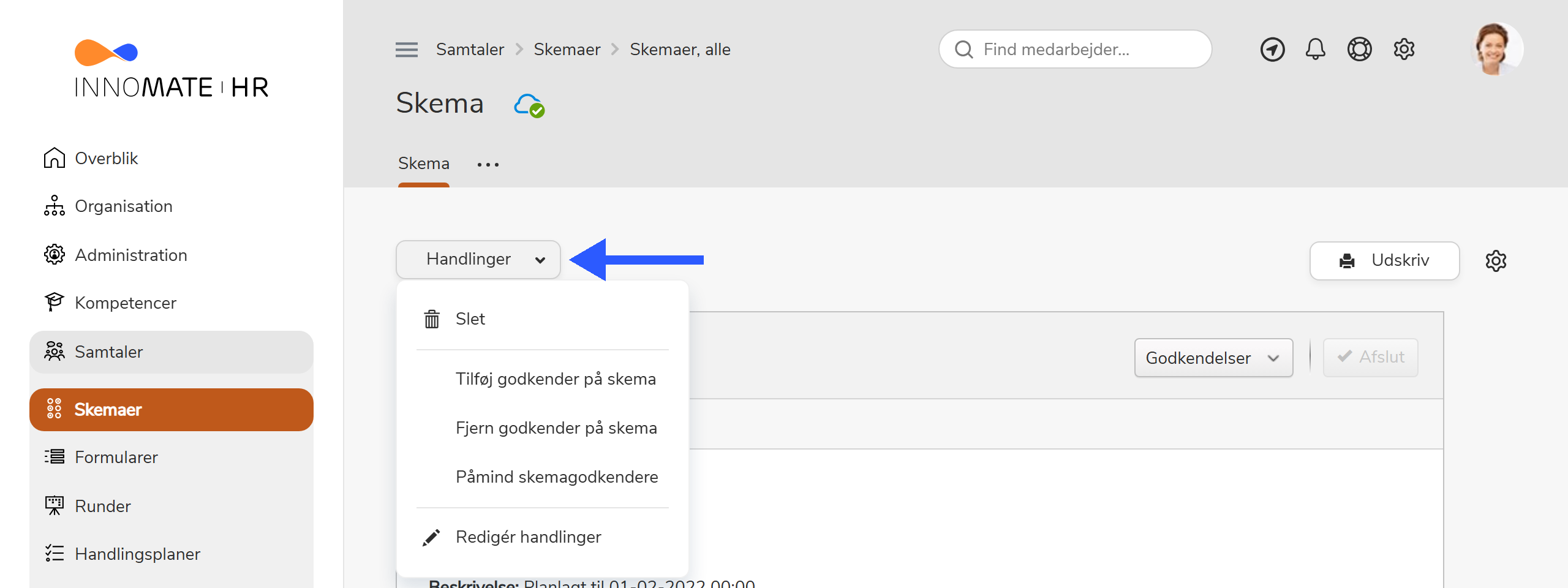 Handlinger-menuen åben på en skemagodkender-side med muligheder for skift, tilføj og fjern godkender